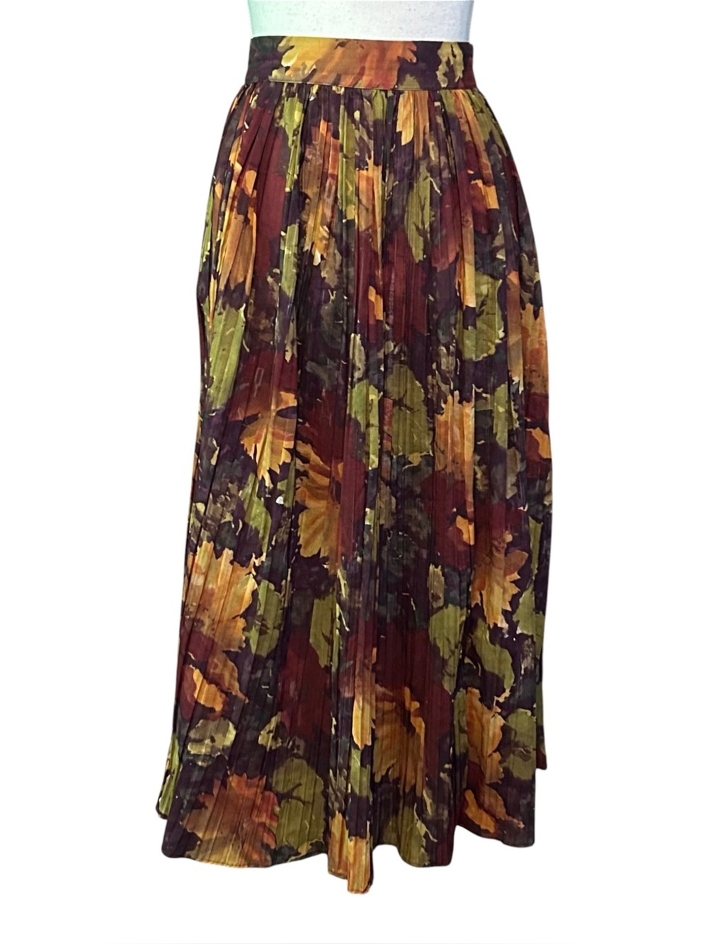 VINTAGE Akita Pleated Maxi Skirt Women’s SZ US 8 in Multicolor Leaf Print